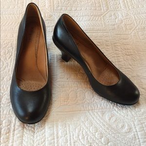 Classic Black Leather Pumps Size 8